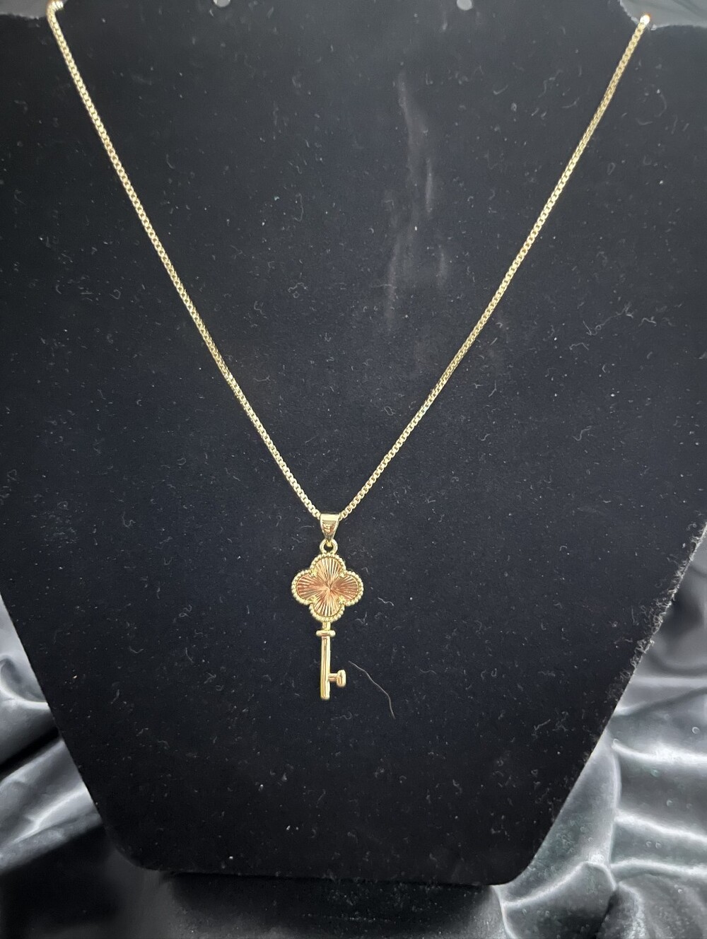 14k Gold Filled Clover Key Pendant Necklace 17"